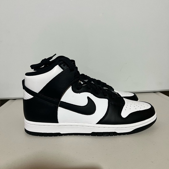 NIKE DUNK Hi Retro - PANDA